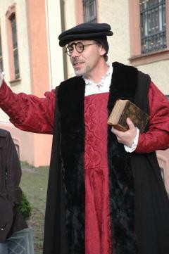 Darsteller als Balthasar Merklin bei "Des Torwächters Weib"